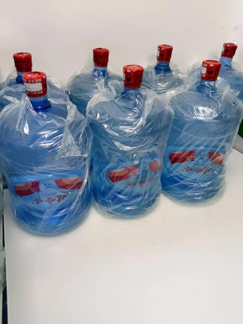 矿泉水批发趋势解析:行业的未来走向
